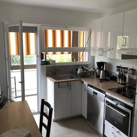Apartment Pour 6 Personnes A Proximite De La Gare Sncf Toulon